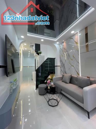 Nhà Lý Thường Kiệt P4 Gò Vấp- 26m2 -2Tầng - Tặng nội thất -Cách HXH 1 căn - Giá 3 tỷ nhỉnh