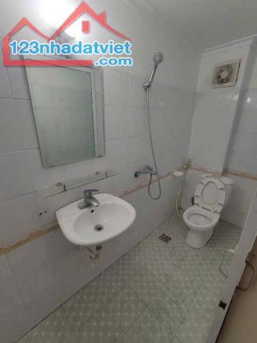 Cho thuê nhà riêng Thanh Nhàn quận Hai Bà Trưng 30m x 5T giá 10.5tr, ở và kinh doanh - 2