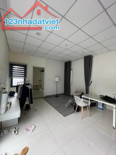 ♪ Nhà kề MT Lý Thường Kiệt, 62m2, kinh doanh, 3.55 tỷ