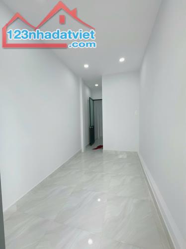 Bán nhà hẻm ô tô Bifnh Tân - 1.8 tỷ, 22m², 3 tầng. - 2