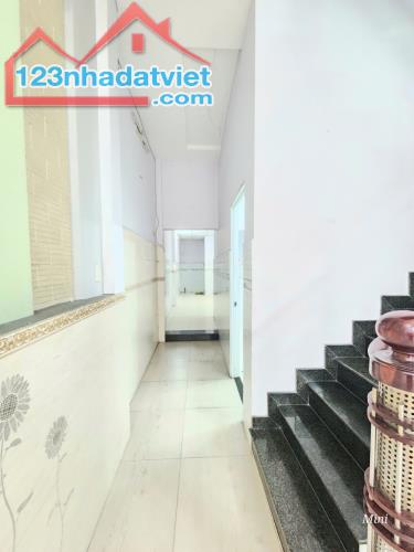 HÀNG HIẾM DT 72M² VUÔNG VỨC - 2 TẦNG LẦU CHỈ NHỈNH 4 TỶ - GIÁP THỐNG NHẤT P16 & LÊ VĂN THỌ - 3