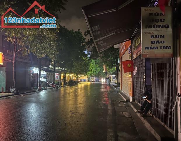 NHÀ PHỐ  MINH KHAI – VỊ TRÍ VÀNG CẠNH TIMES CITY  - Ô TÔ ĐỖ CỬA - DT65M - 29 TỶ .