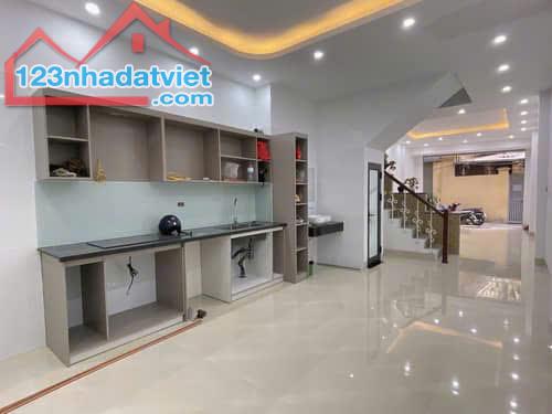 Bán nhà Phường Nghĩa Đô – Cầu Giấy – Phân Lô – Mặt tiền 5,6m – 94m2 – 8 Tầng – 35 tỷ .