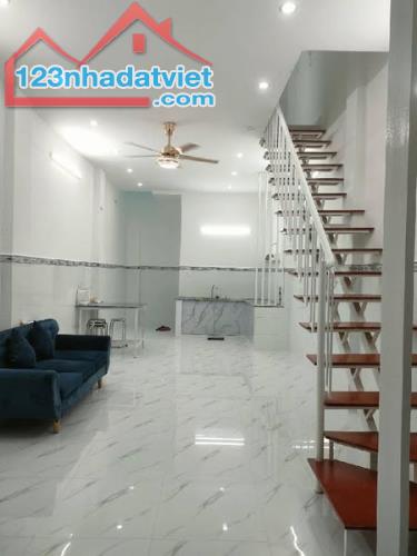 NHÀ BÁN TÂN THỚI NHẤT - Q12- GẦN PHAN VĂN HỚN - DTSD 80M2 - 2 TẦNG - 3.X TỶ