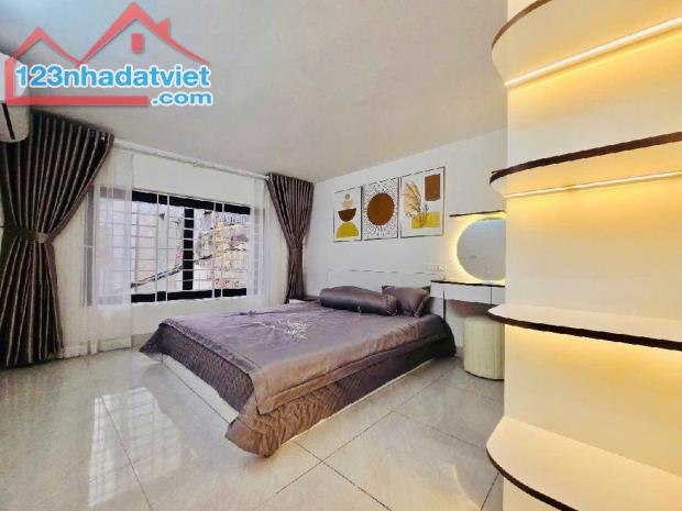 NHÀ ĐẸP_FULL NỘI THẤT_MINH KHAI_HAI BÀ TRƯNG. DT: 32m². 5tầng.  Giá: 5,75tỷ - 2