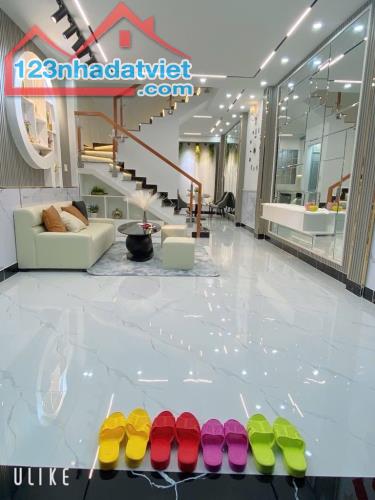 Bán nhà HXH gần mặt tiền Huỳnh Tấn Phát NB, 2 Tầng Mới Xây full nội thất rất ĐẸP - 1
