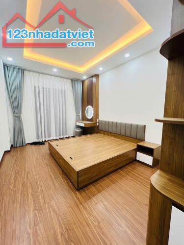 SIÊU PHẨM ĐỨC GIANG 35M2 x 6T GARA ÔTÔ NHÀ MỚI Ở LUÔN THANG MÁY KINH DOANH 8,9TỶ - 3