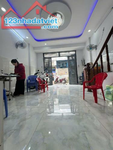 Nhà 2 tầng, Tây Hoà, 70m2, ngang 7m, gần Metro Bình Thái, nhỉnh 4 - 1