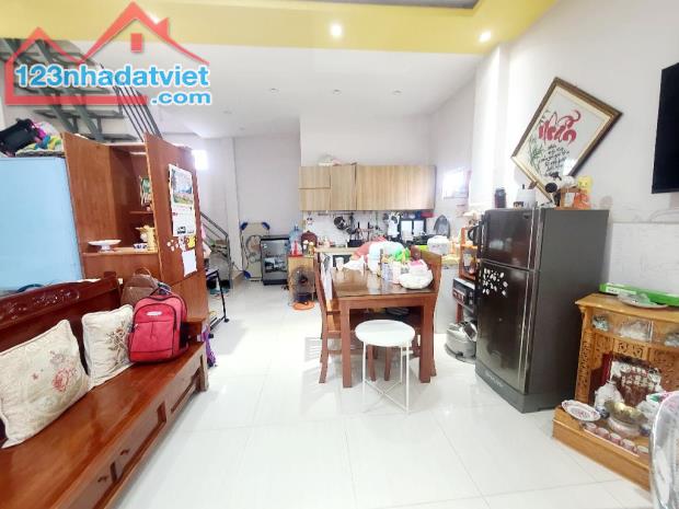 CƠ HỘI CUỐI NĂM - NHÀ ĐẸP GIÁ RẺ TẠI TÂN BÌNH 📣 🏡 Diện tích: 40m² (ngang 5.46m, nở hậu) - 5