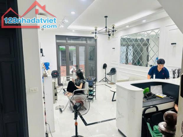 Bán nhà riêng Vừa ở vừa kinh doanh  4PN, 4WC, 95m2 tại Tôn Đức Thắng, Đống Đa, Hà Nội, - 2