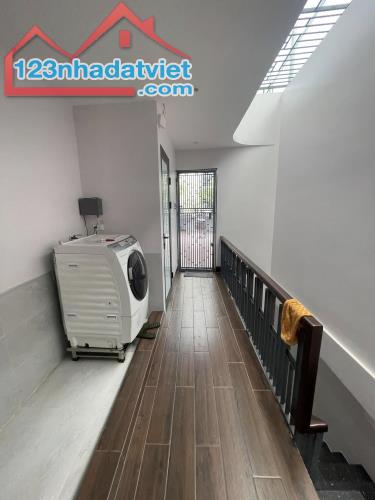 NHÀ ĐẸP Ở NGAY – 76M2 - TT ĐỐNG ĐA - 2 THOÁNG – NỞ HẬU – GIÁ 10.2 TỶ - 2