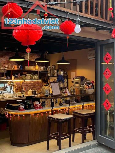 SANG NHƯỢNG QUÁN CAFE TẠI TRẦN HƯNG ĐẠO, HOÀN KIẾM, HÀ NỘI