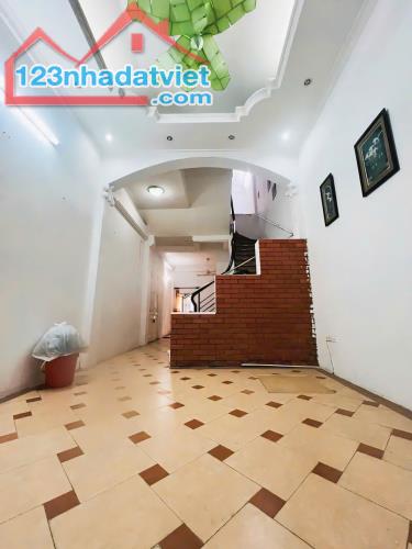 B.Á.N NHÀ ĐỘI CẤN 40M2- 4 TẦNG DÂN XÂY SỔ ĐỎ CHÍNH CHỦ, GIÁ 7.1 TỶ TL - 2