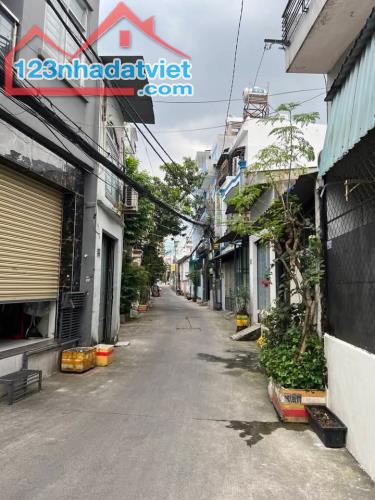 NHÀ B.ÁN CÂY TRÂM P8 GV - GIÁP  QUANG TRUNG - HẺM THÔNG SÁT MẶT TIỀN - DT 48M² - 3 TẦNG - 1