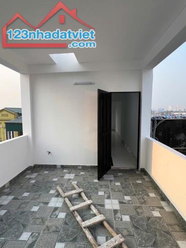 Chính chủ em gái nhờ bán căn nhà tại Vĩnh Ninh. Vĩnh Quỳnh ô tô đỗ cửa 50m2 5 tầng - 4