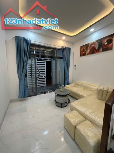 NHÀ 2 TẦNG HOÀ TRUNG, VĨNH HOÀ 41M2, ĐƯỜNG Ô TÔ 5M, 2PN GIÁ 2 TỶ 250