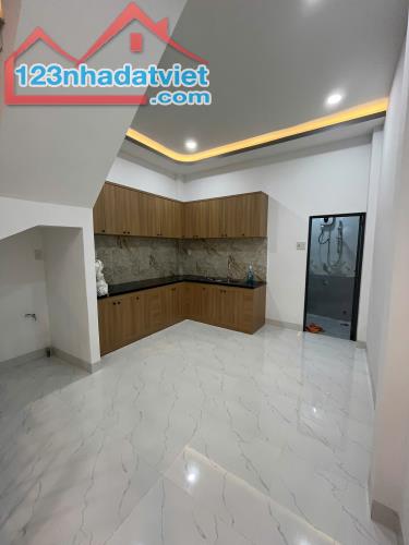 NHÀ 2 TẦNG HOÀ TRUNG, VĨNH HOÀ 41M2, ĐƯỜNG Ô TÔ 5M, 2PN GIÁ 2 TỶ 250 - 2