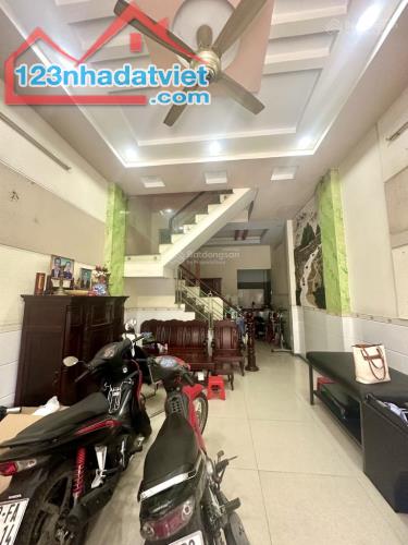 Nhà 3 tầng, Phước Long B, 70m2, ngang 5.3m, hẻm xe hơi, nhỉnhh 5 tỷ - 1