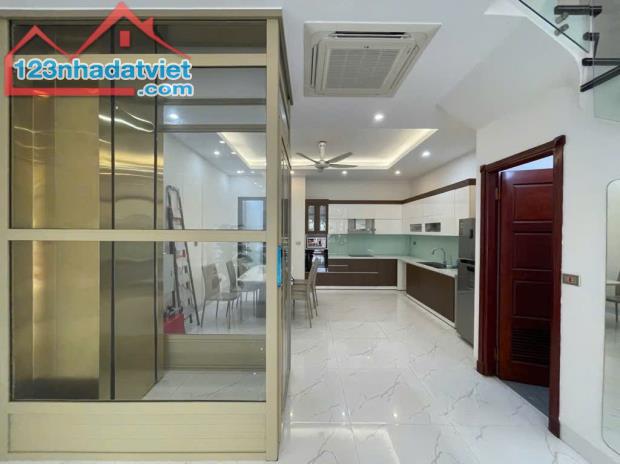 DT 80m2 SIÊU  PHẨM  NGỌC THỤY - GARA Ô TÔ , - NGÕ Ô TÔ THÔNG - GIÁ HƠN 16 Tỷ - 1