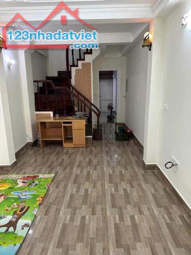 Cho thuê nhà riêng, ngõ ô tô Dương Văn Bé - Vĩnh Tuy, Hai Bà Trưng 50m x 5T giá 16 triệu - 1