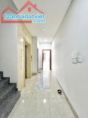 Bán nhà MT đường Lũy Bán Bích, gần UBND quận Tân Phú, 106m2, 6 lầu, thang máy nhỉnh 22 tỷ. - 1