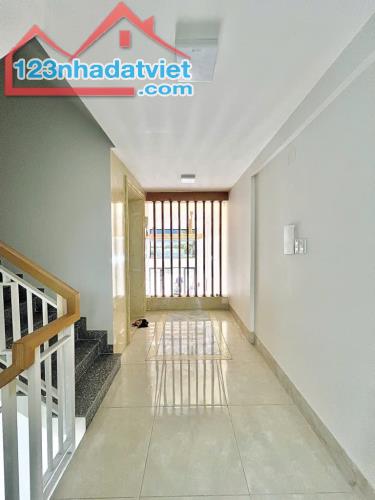 Bán nhà MT đường Lũy Bán Bích, gần UBND quận Tân Phú, 106m2, 6 lầu, thang máy nhỉnh 22 tỷ. - 2