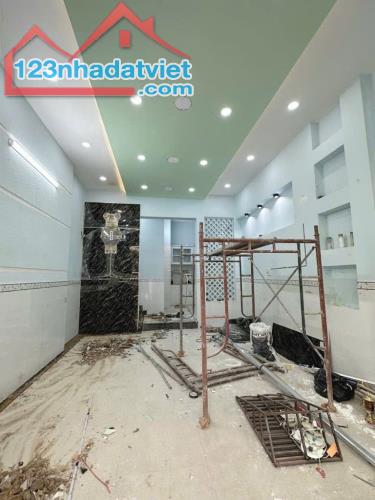 CHIẾN LƯỢC SÁT Q.6 - 43M2 - HẺM XE HƠI THÔNG TÂN HOÀ ĐÔNG - 3 TẦNG MỚI ĐẸP CHỈ NHỈNH 4 TỶ - 1