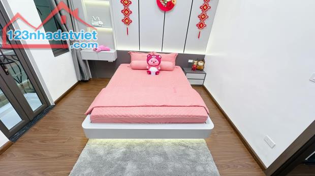 BÁN CĂN SIÊU PHẨM 40M2 X 4 TẦNG MẶT NGÕ ĐẸP LONG LANH NỘI THẬT SỊN SÒ - 1