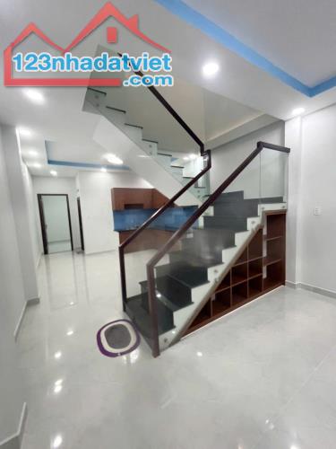 Nhà 2 tầng mới hẻm C2 Phạm Hùng Bình Hưng Bình Chánh. Giá 3,2 tỷ TL - 2