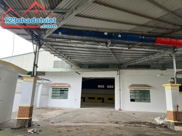 Cho thuê nhà xưởng 4500m2 giá chỉ 220tr tại Dĩ An, Bình Dương - 2