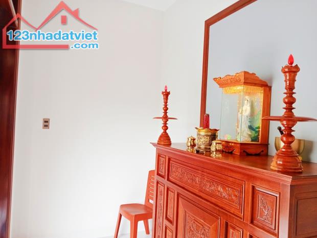 🏡 BÁN NHÀ 2 TẦNG - SAU MẶT TIỀN TÔN ĐỨC THẮNG - MT 8M Ô TÔ VÀO NHÀ - CHỈ NHỈNH 3 TỶ - 4