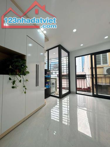 Bán nhà Lê Thanh Nghị, Nội thất lung linh, 29m2, giá 6,8 tỷ