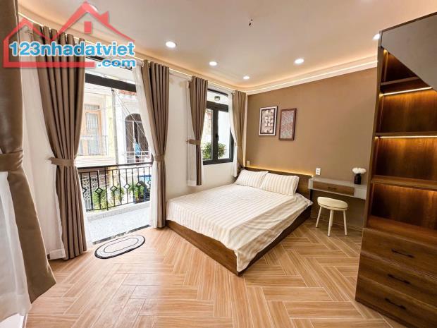 Hoàng Hoa Thám - Khu trung tâm của Q Phú Nhuận -Dt:40m2 - 2 tầng - nhà mới tinh .  -Nhà Hẻ