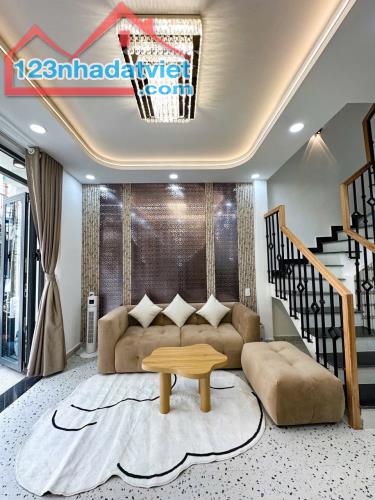 Hoàng Hoa Thám - Khu trung tâm của Q Phú Nhuận -Dt:40m2 - 2 tầng - nhà mới tinh .  -Nhà Hẻ - 1