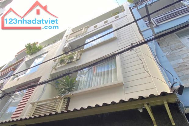 Bán nhà Hoàng Hoa Thám Phú Nhuận, 4 Tầng 4.4m x 9.6m vuông vức 4 phòng - Giá 8.825 tỷ TL