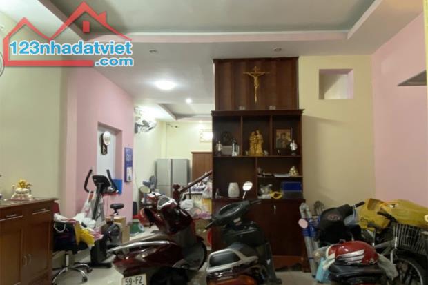 Bán nhà Hoàng Hoa Thám Phú Nhuận, 4 Tầng 4.4m x 9.6m vuông vức 4 phòng - Giá 8.825 tỷ TL - 1
