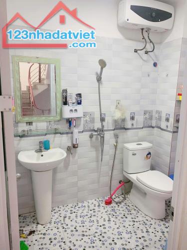 📢📢📢CẦN BÁN NHÀ 43M2 X 3 TẦNG NGÕ 89 ĐƯỜNG CHÙA HÀNG - 5