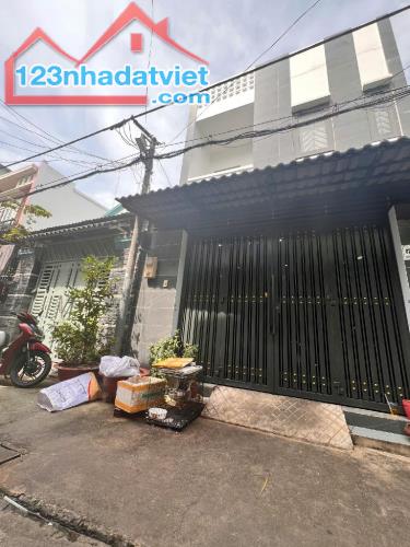 BÁN NHÀ HXH Nguyễn Sỹ Sách, Tân Bình 2 tầng 78m2 (4,3x18). Nhà đẹp ở ngay. Giá chỉ 6 tỷ. - 3