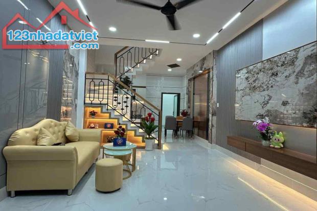 Bán nhà hẻm 3.5m, Đường Số 4, Gò Vấp, 4m x 11m, 40.4 m², nhà đẹp - Giá 5.59 tỷ TL