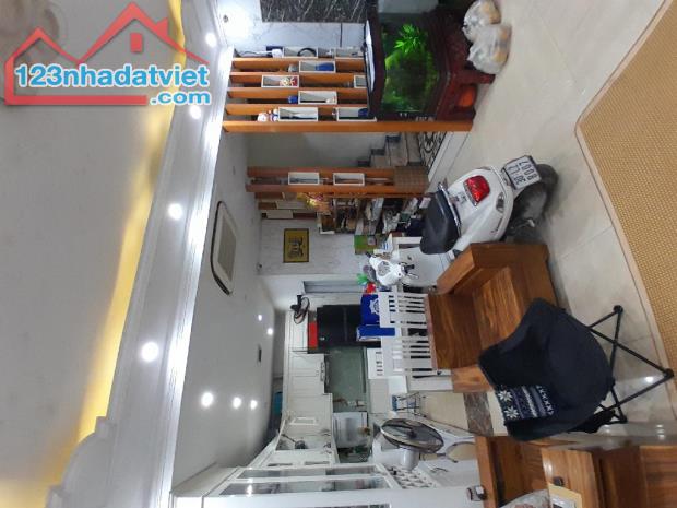 Hiếm...Bán nhà Ba Đình, ô tô đỗ cửa, 48m2, mt 5m chỉ 10.3 tỷ. Lh: 0988505246. - 1