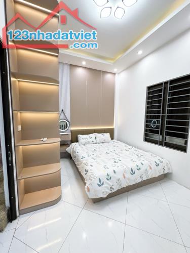 Bán nhà riêng Bồ Đề, Long Biên 10,5 tỷ. 36m2 Mt 4.5m, KINH DOANH, Ô TÔ. LH: 08 2921 7877. - 2