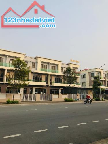 Cần bán căn shophouse 3tầng 120m2 tại đại đô thị vsip bắc ninh