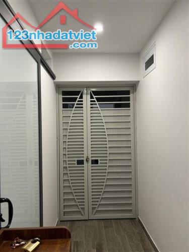 BÁN NHÀ TẬP THỂ KIM LIÊN THÔNG 3 PHÒNG CỰC HIẾM,ĐẸP LUNG LINH, 160M2, 2 TẦNG, 6PN, 3WC