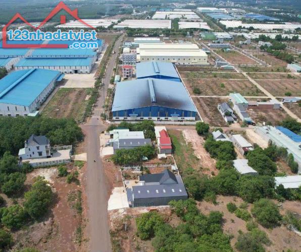 Bán gấp 20x35 700m2 ngay chợ đường 12m thông khu công nghiệp bán lỗ 168tr - 2