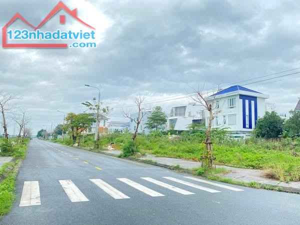Đất biệt thự 2 mặt tiền đường 10.5m Lê Sỹ và Nguyễn Đình Thi. Vị trí rất đẹp. - 1