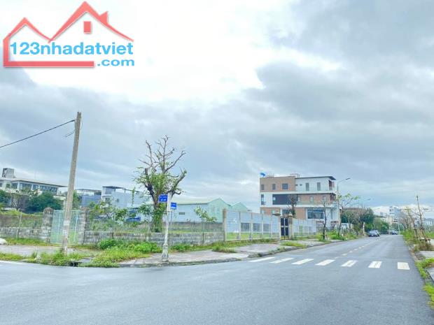 Đất biệt thự 2 mặt tiền đường 10.5m Lê Sỹ và Nguyễn Đình Thi. Vị trí rất đẹp. - 2
