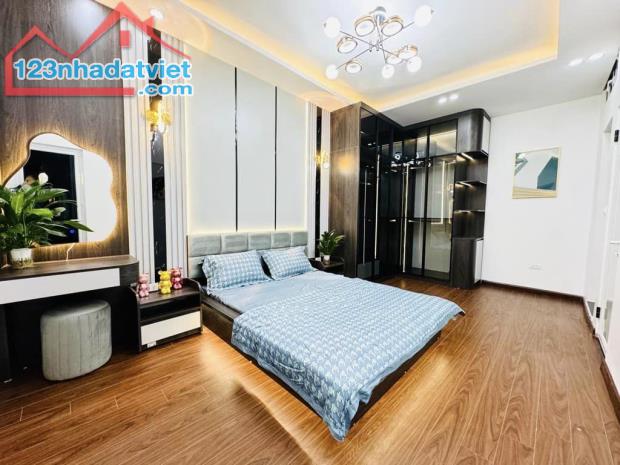 Nhà Mễ Trì, 40m2, 5 tầng, MT 4m, ô tô tránh, kinh doanh mọi mặt hàng, vị trí đắc địa - 2