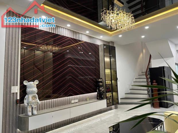BÁN NHÀ TRUNG TÂM CẦU GIẤY GẦN PHỐ DÒNG TIỀN 5 TẦNG 98M2 19,5 TỶ - 1