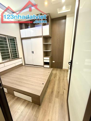 Chính chủ! Bán Gấp Nhà Hoàng Đạo Thuý-25m2x5T-3 Ngủ, Ở ngay! Giá 4.66 Tỷ