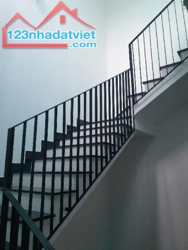 Quận 7. Nhà 4 Tầng. 5x28m. Chỉ 17 tỷ 2. Mặt tiền đường Lê Thị Chợ. Ngay KDC Lacasa - 3